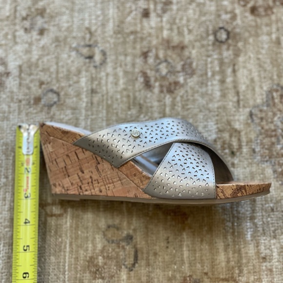 NWOB Dana Buchman Criss Cross Cork Slide Wedges, Muted Gold, Size 6.NWOB - Picture 6 of 14